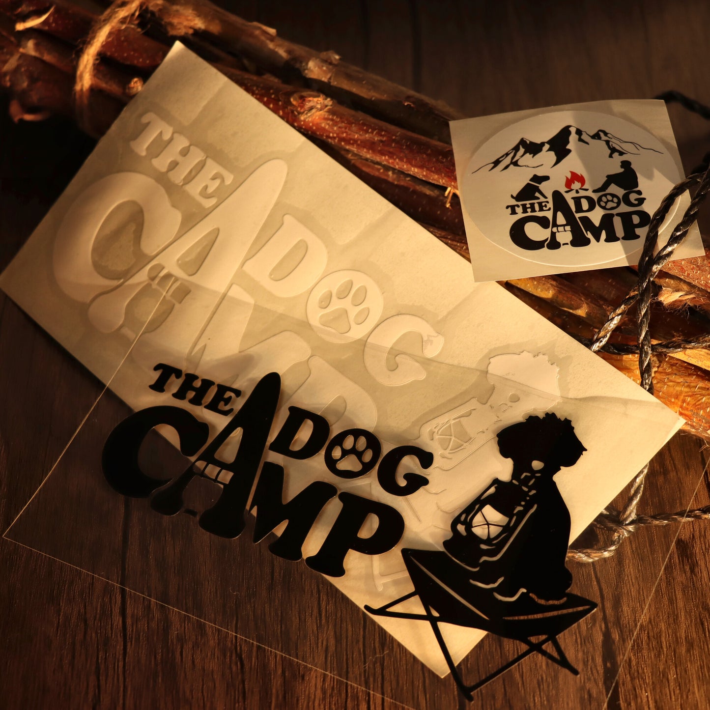 THE DOG CAMP 丸形キャンプステッカー