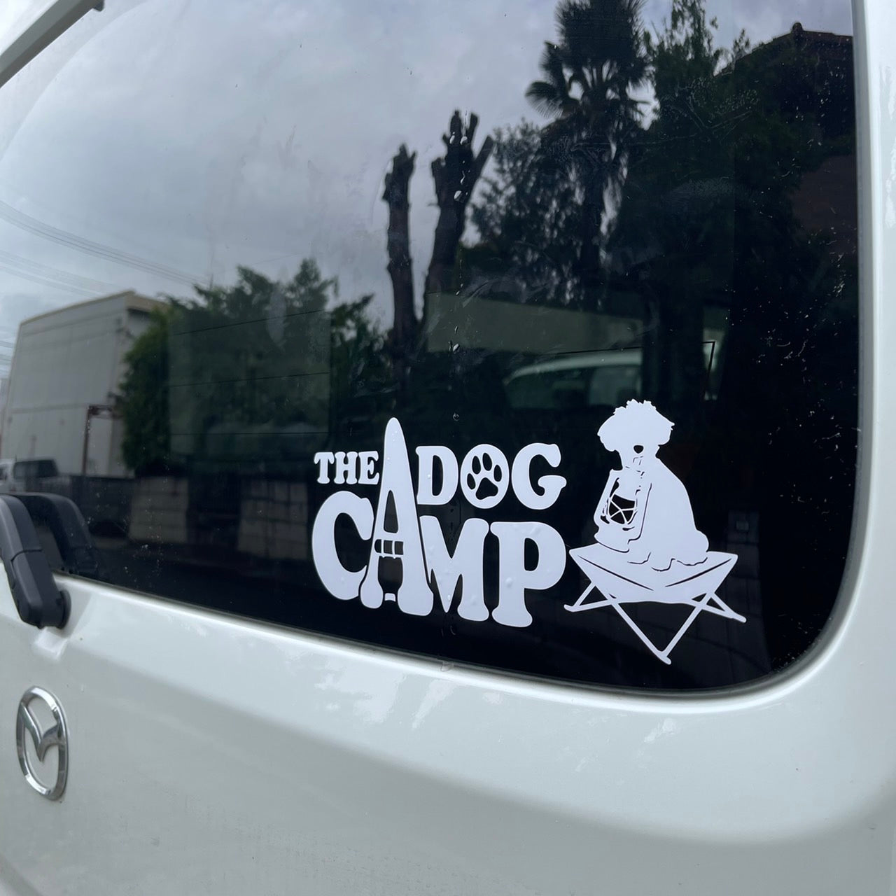 THE DOG CAMP カッティングステッカー(ホワイト)